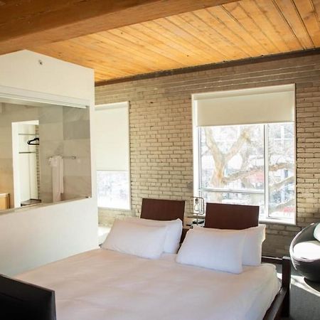 Hotel Ocho Toronto Kültér fotó